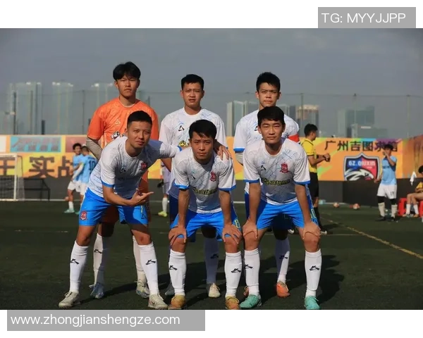 球星签名足球助力泉州足球文化发展 引领青少年热情参与体育运动