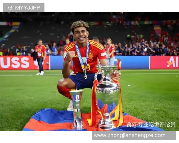 C罗职业生涯效力过哪些顶级足球俱乐部回顾及其成就分析