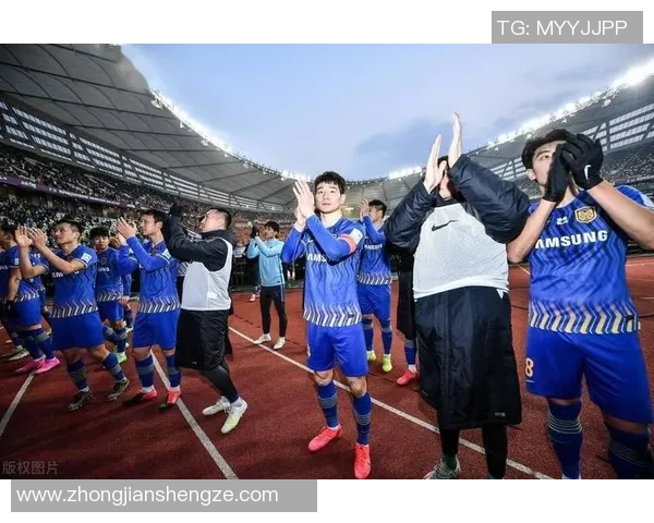 中国足球圈与全球足坛踢球的邝姓球员全解析