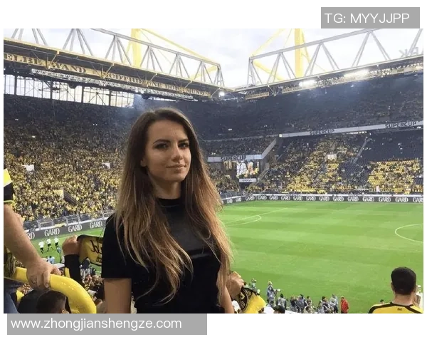 足球明星赛场意外走光瞬间引发热议引爆社交媒体网友热议和关注